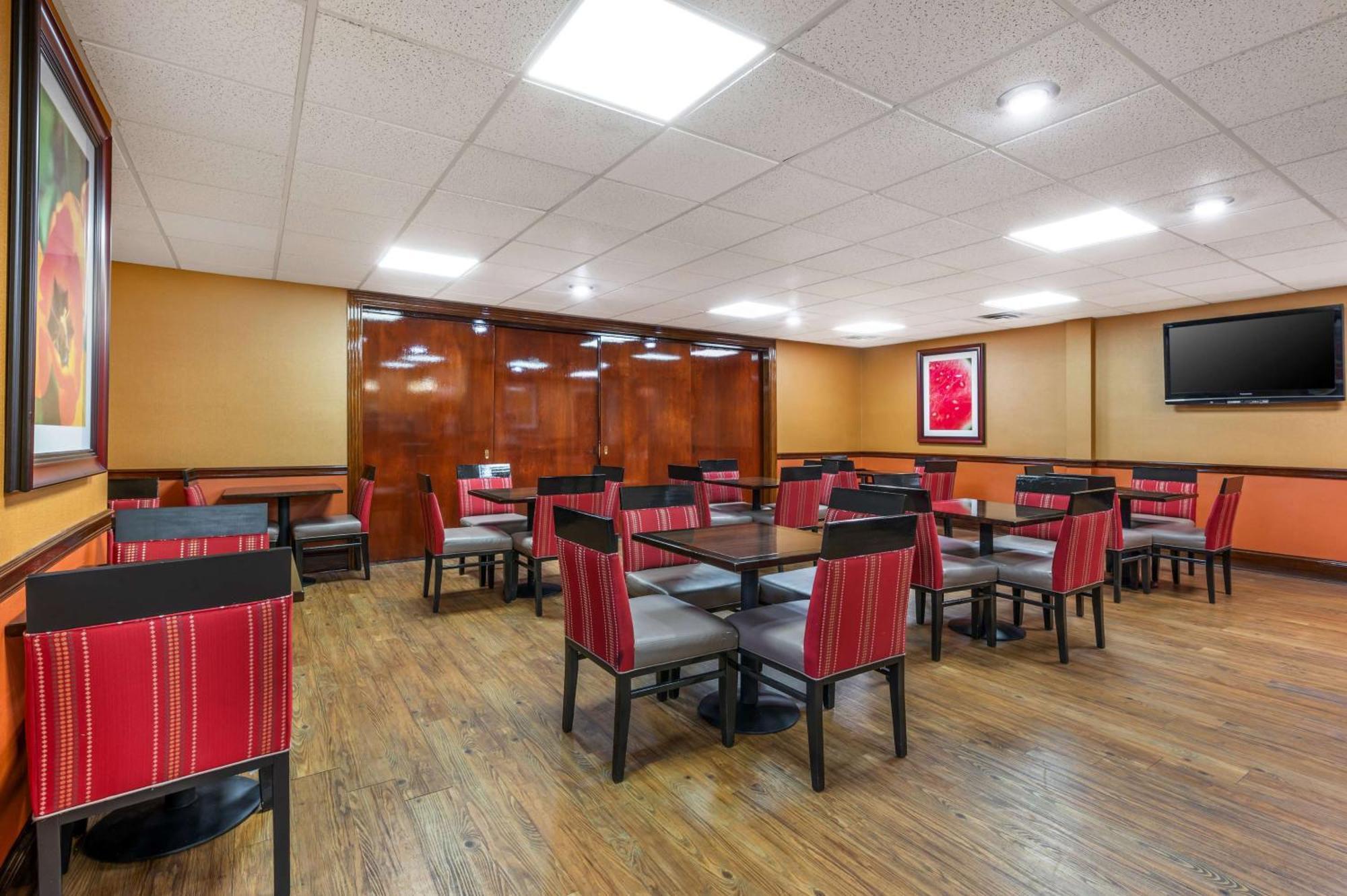 Best Western Plus Georgetown Corporate Center Hotel Buitenkant foto
